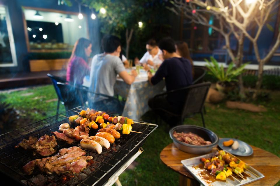 Tiệc nướng BBQ món ngon lạ miệng đãi khách