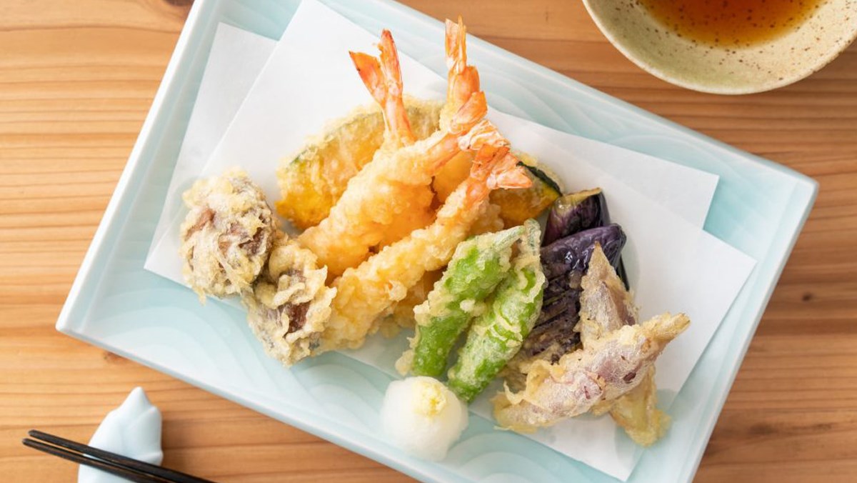 Tempura: kết hợp bột mì, trứng và rau củ những món ăn làm từ mì