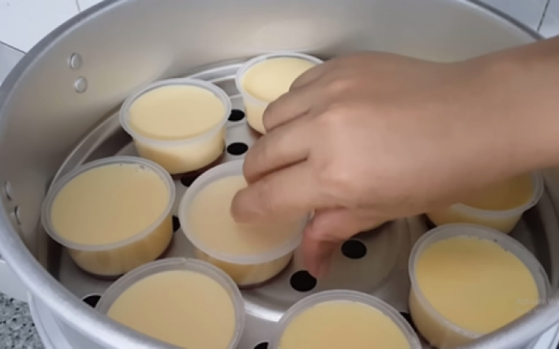 Mẹo kiểm tra bánh flan chín đều đơn giản dễ làm