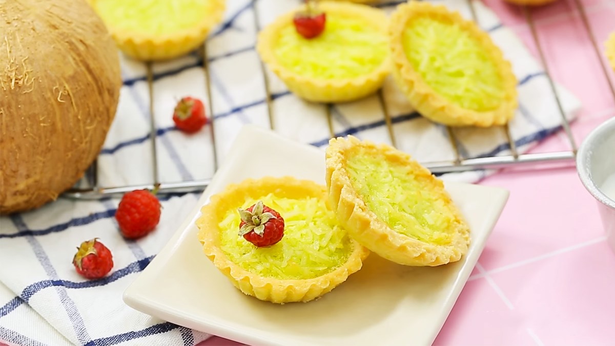 Bánh tart trứng trà xanh hòa quyện ngọt ngào và thanh mát